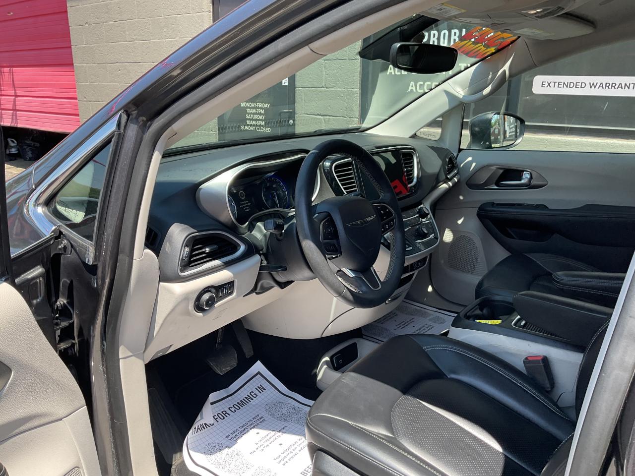 Chrysler Pacifica Touring L 2023
