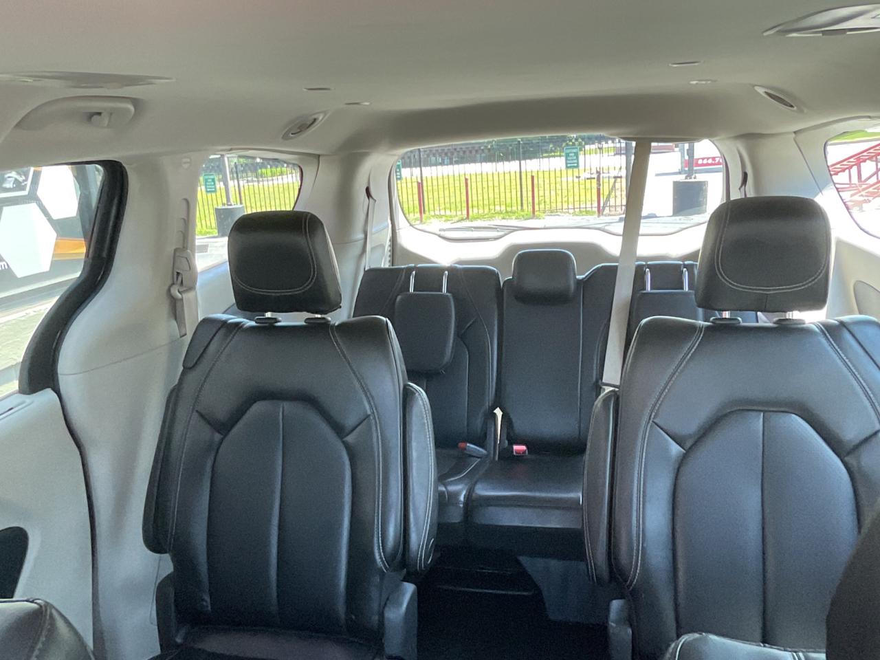 Chrysler Pacifica Touring L 2023