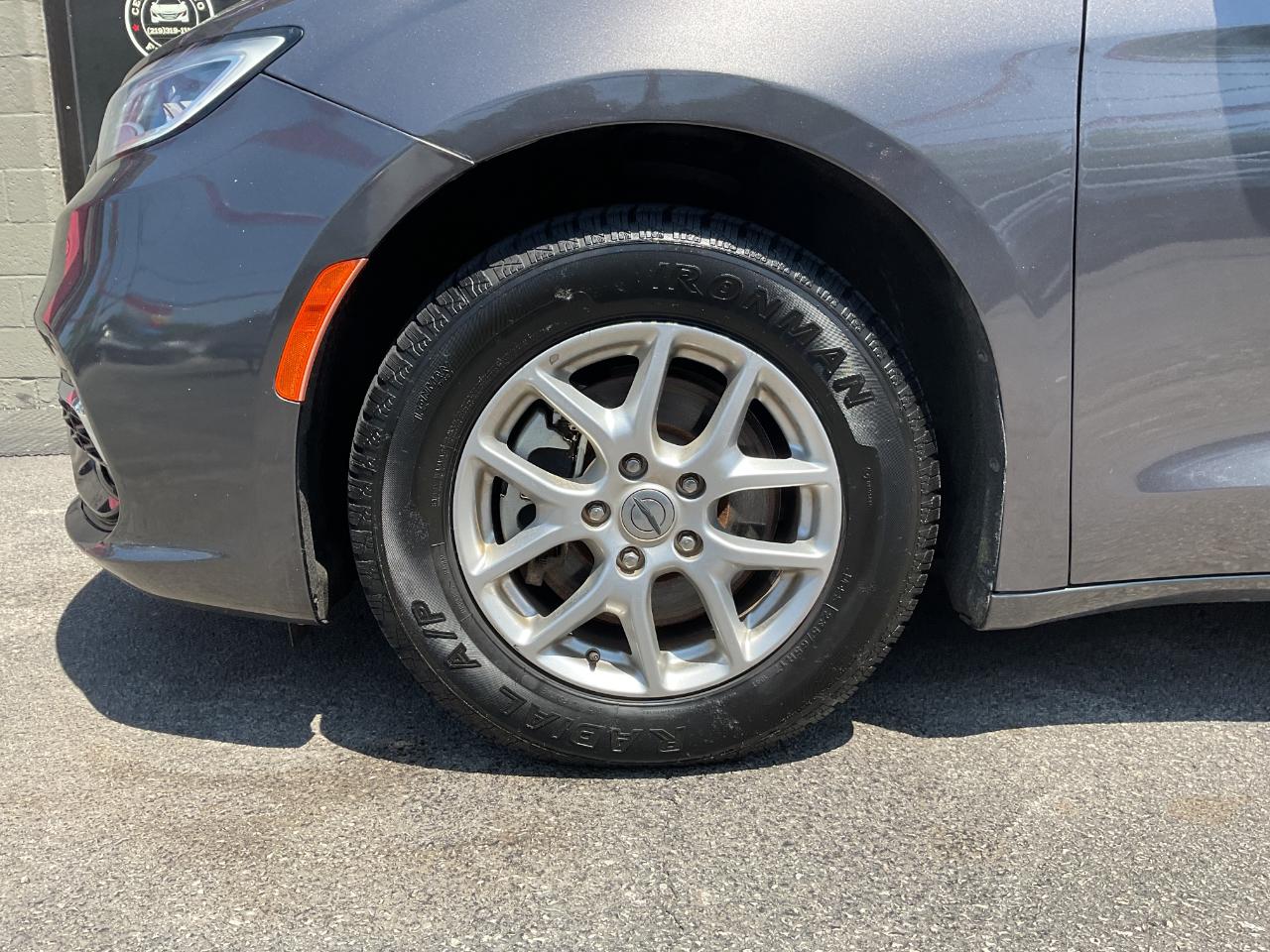 Chrysler Pacifica Touring L 2023