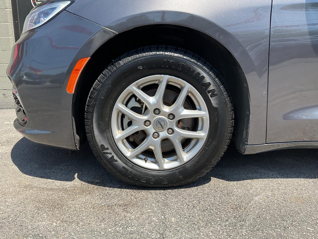 Chrysler Pacifica Touring L 2023