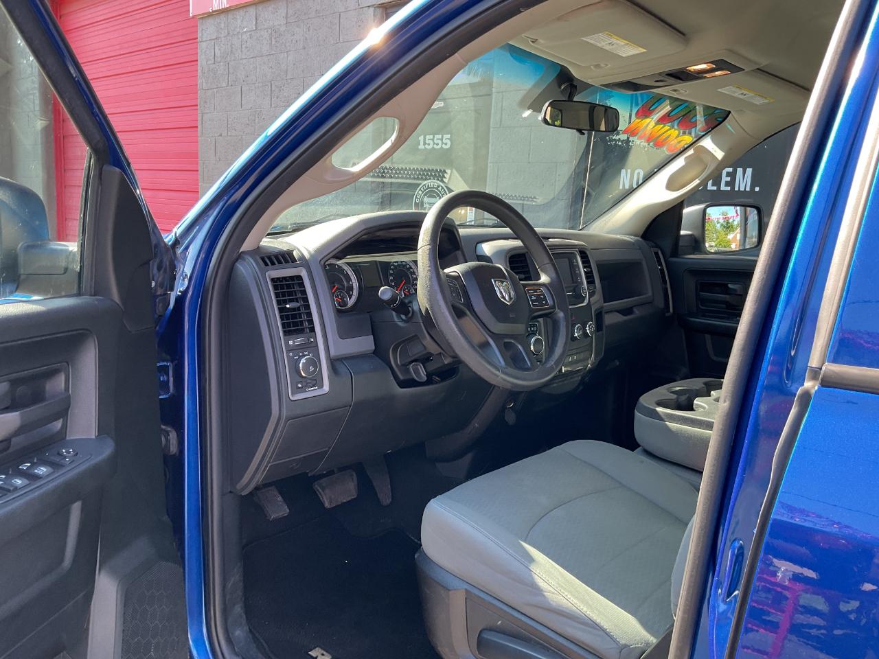 RAM 1500 Tradesman Quad Cab 4WD 2018