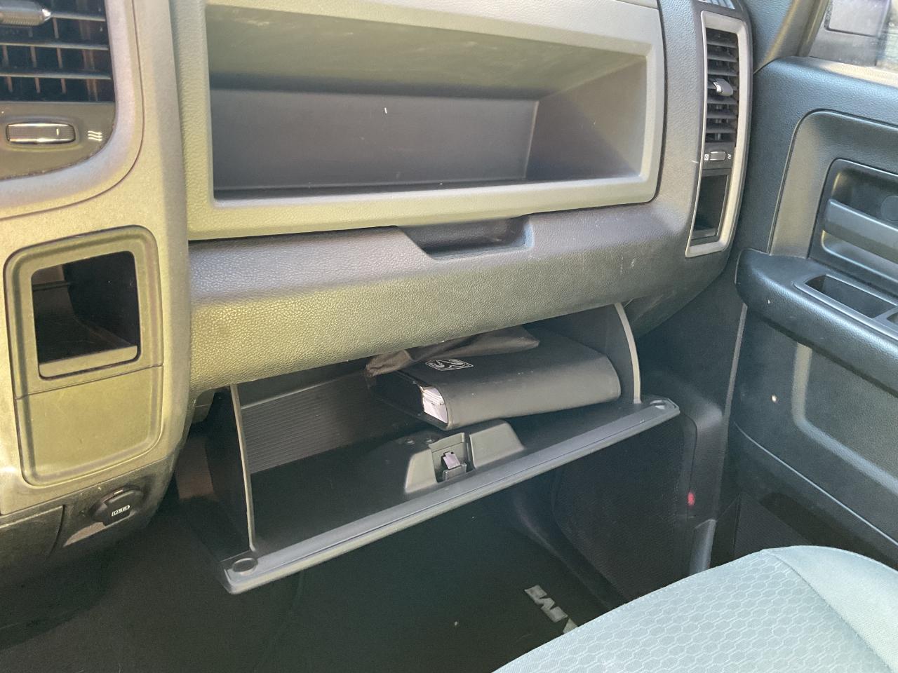 RAM 1500 Tradesman Quad Cab 4WD 2018