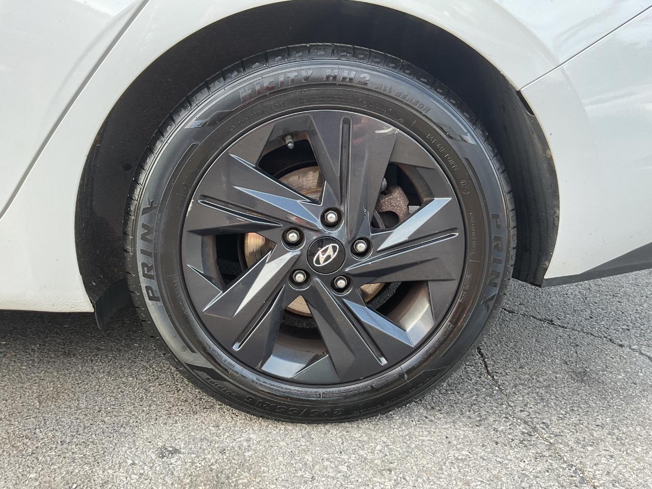 Hyundai Elantra SEL 2023