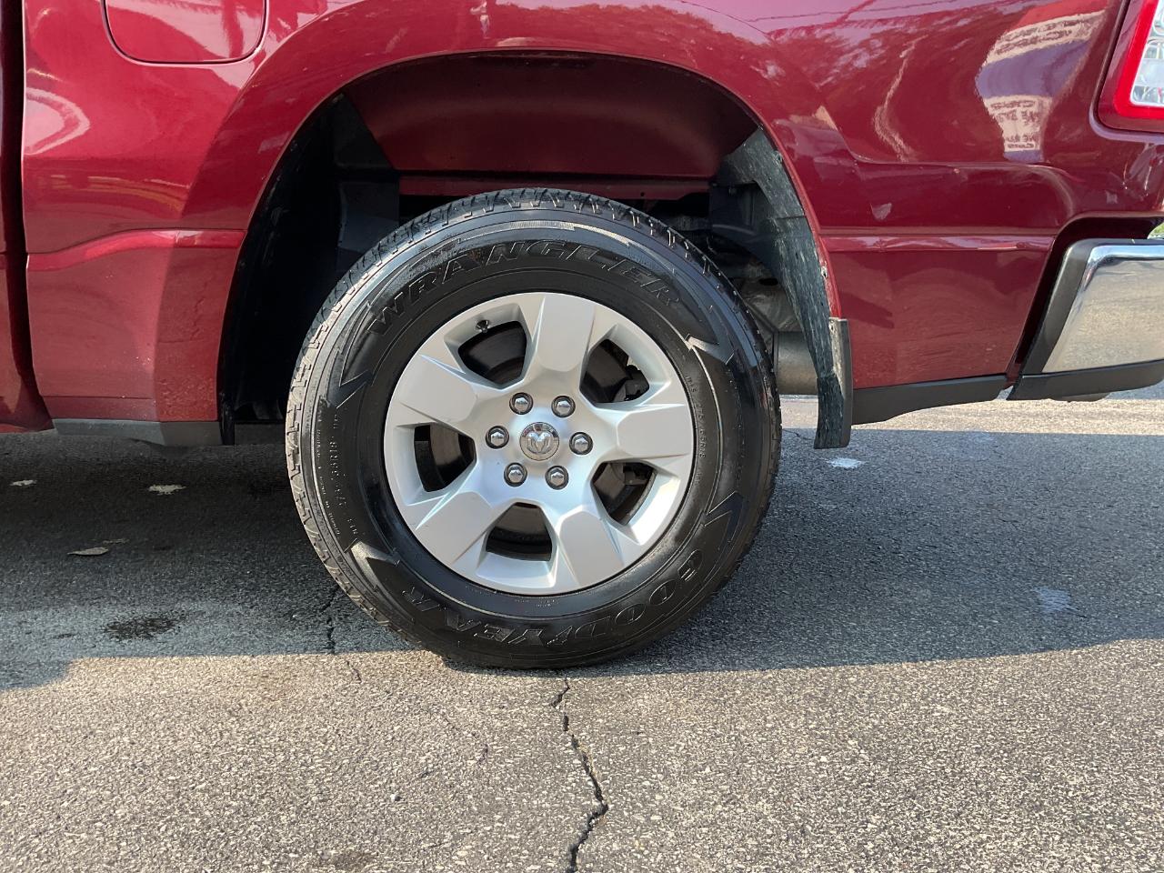 RAM 1500 Big Horn Crew Cab SWB 4WD 2019
