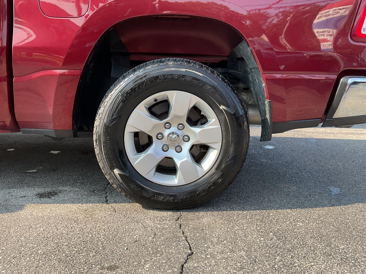 RAM 1500 Big Horn Crew Cab SWB 4WD 2019