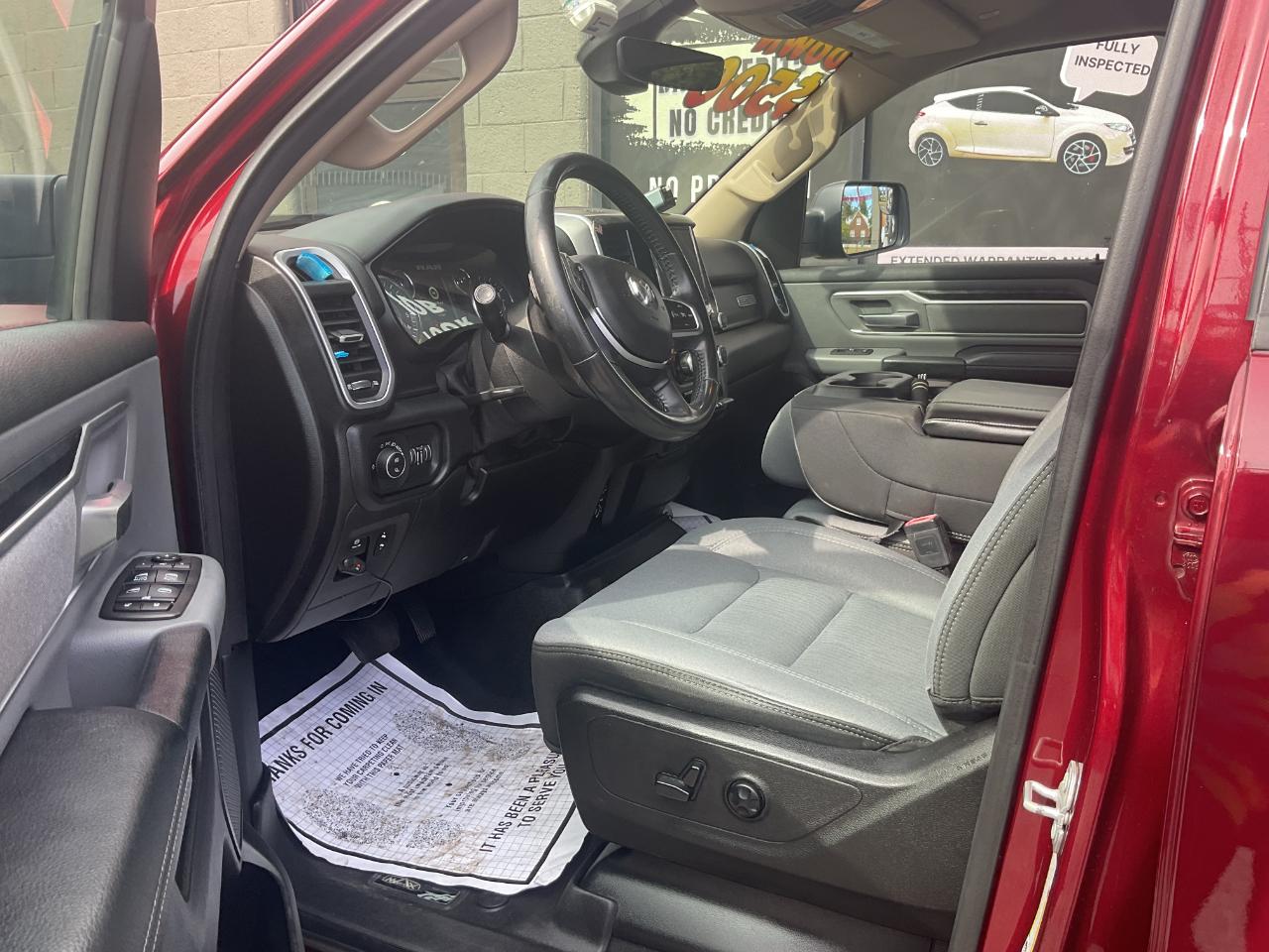 RAM 1500 Big Horn/Lone Star 4x4 Crew Cab 5'7" Box 2019
