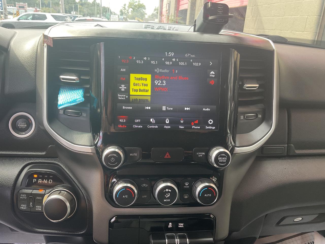 RAM 1500 Big Horn/Lone Star 4x4 Crew Cab 5'7" Box 2019