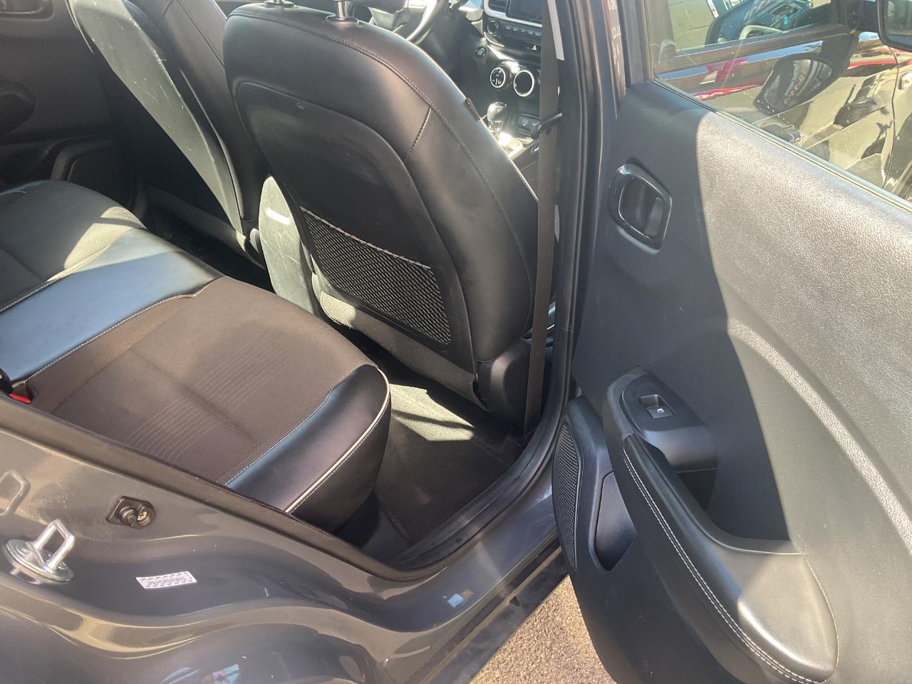 Hyundai Venue Limited IVT 2023