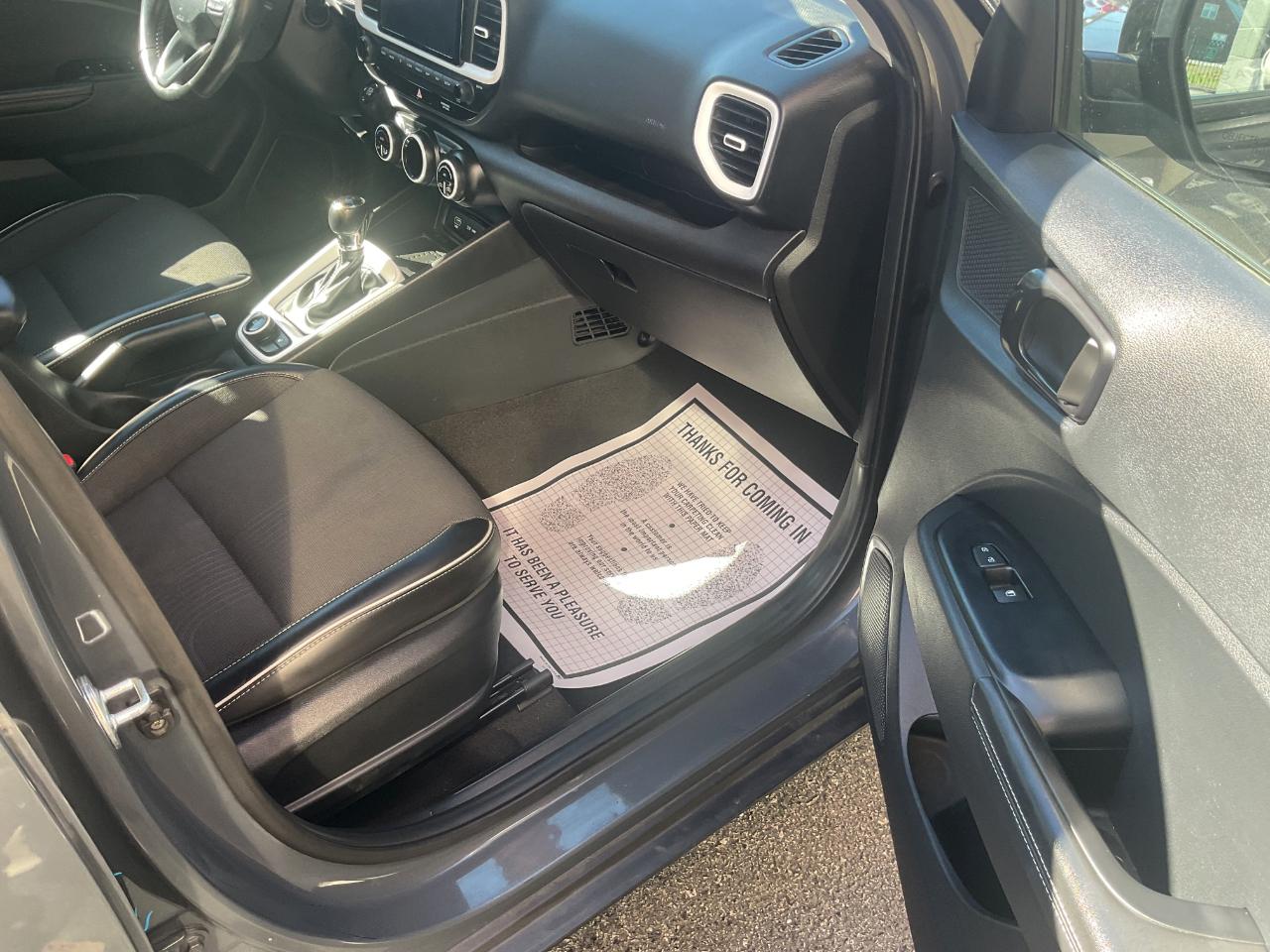 Hyundai Venue Limited IVT 2023