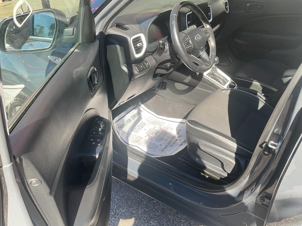 Hyundai Venue Limited IVT 2023