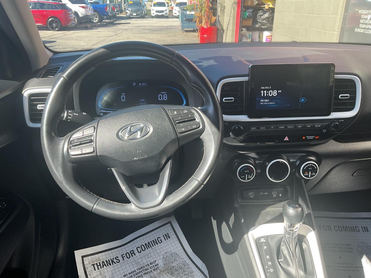 Hyundai Venue Limited IVT 2023