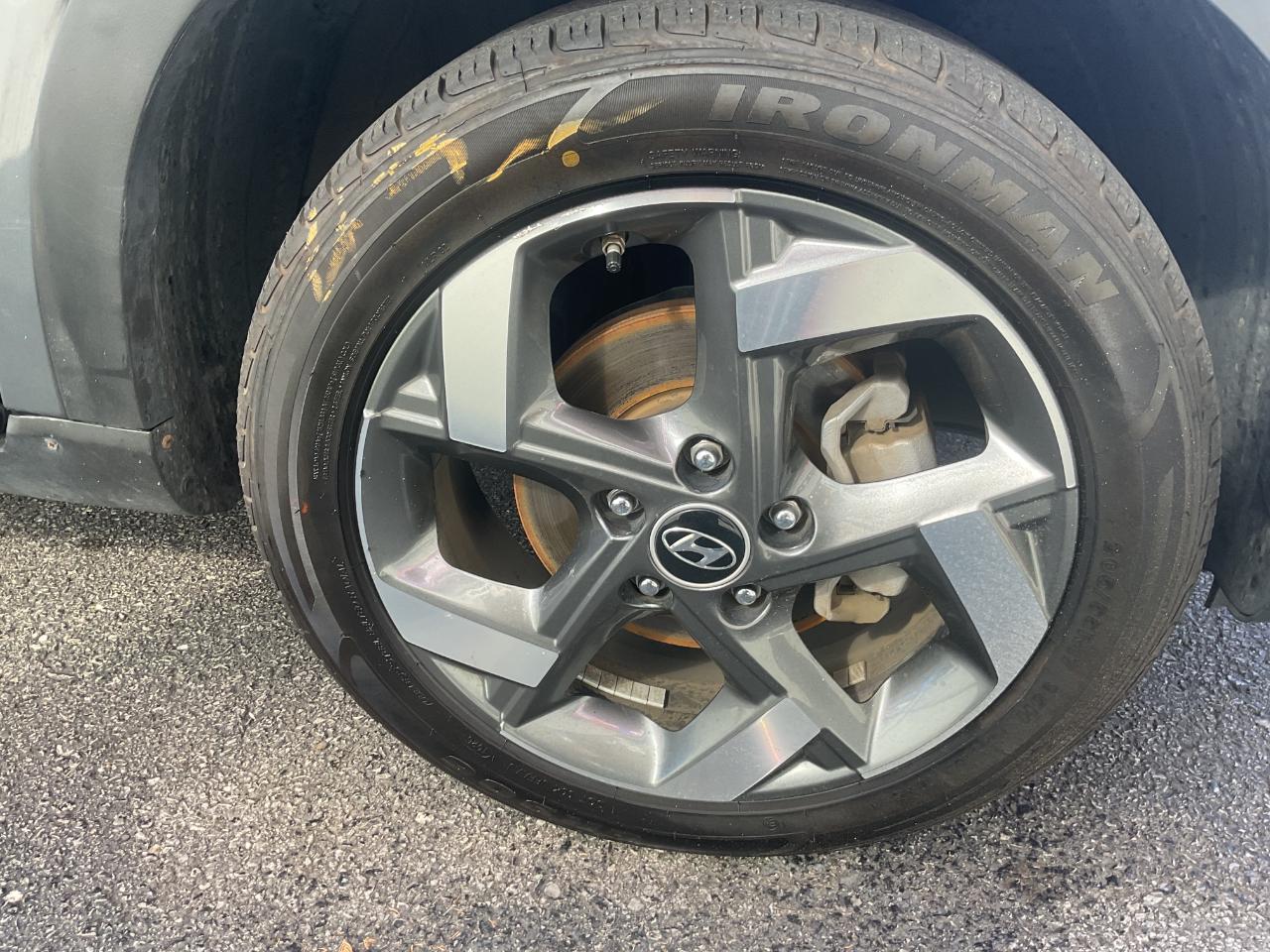 Hyundai Venue Limited IVT 2023