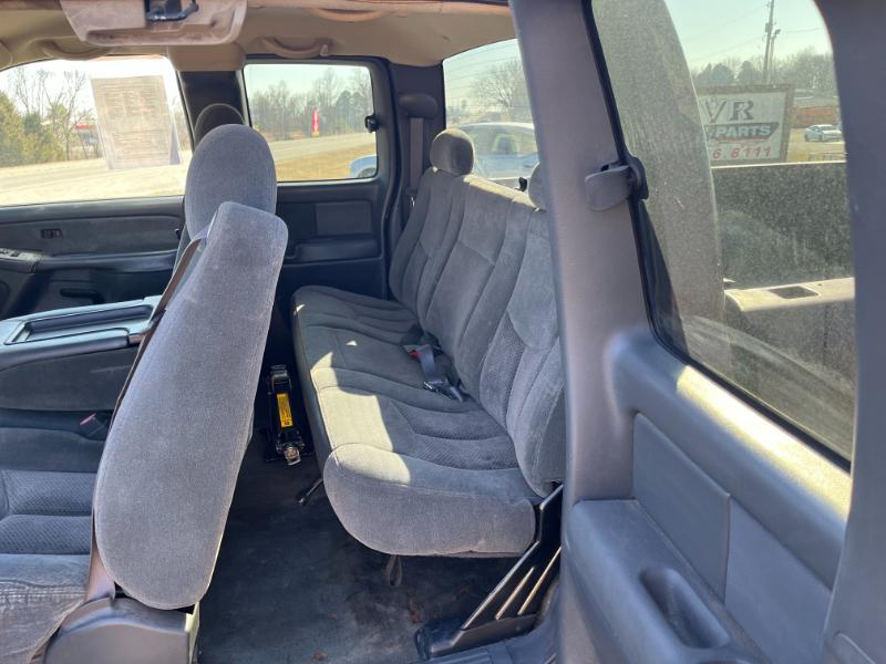 Chevrolet Silverado 1500 Ext. Cab Short Bed 2WD 2003