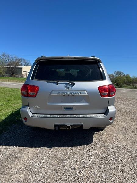 Toyota Sequoia SR5 4.6L 2WD 2010