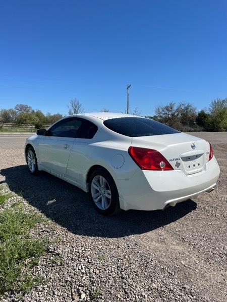 Nissan Altima 2.5 S CVT Coupe 2013