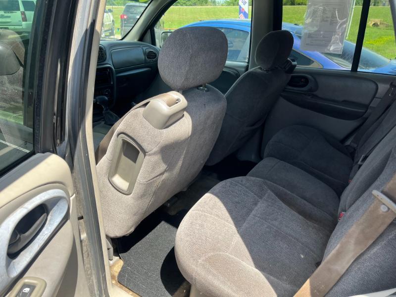 Chevrolet TrailBlazer LS 2WD 2004