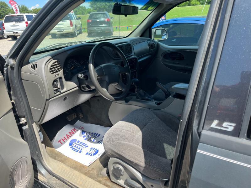 Chevrolet TrailBlazer LS 2WD 2004