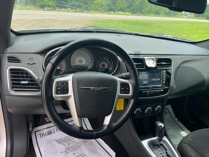 Chrysler 200 Touring 2012