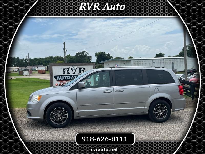 2017 Dodge Grand Caravan SXT's photo