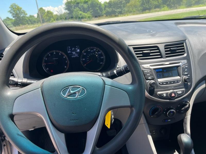 Hyundai Accent SE 4-Door 6A 2017