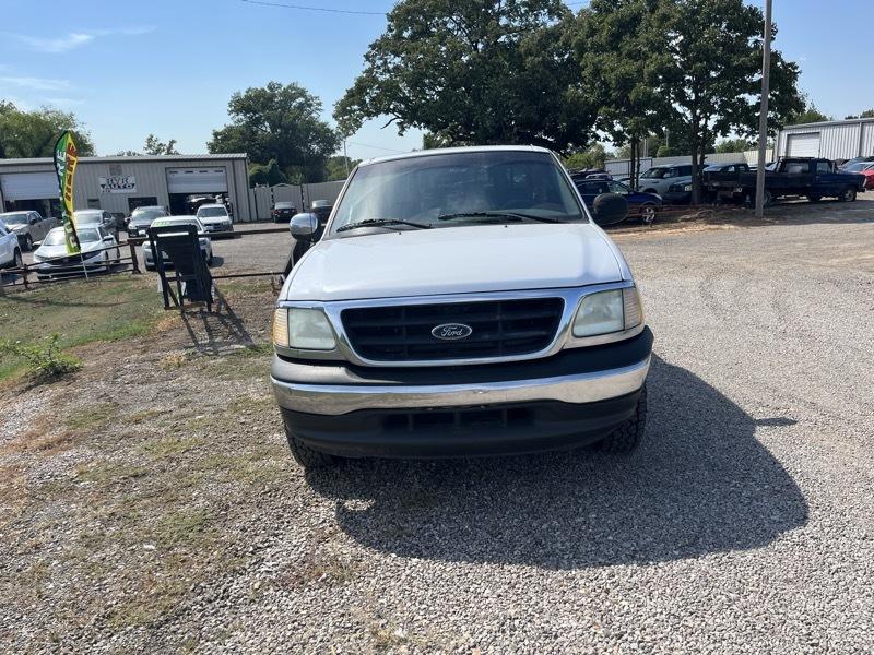 Ford F-150 XL SuperCab Short Bed 2WD 2002