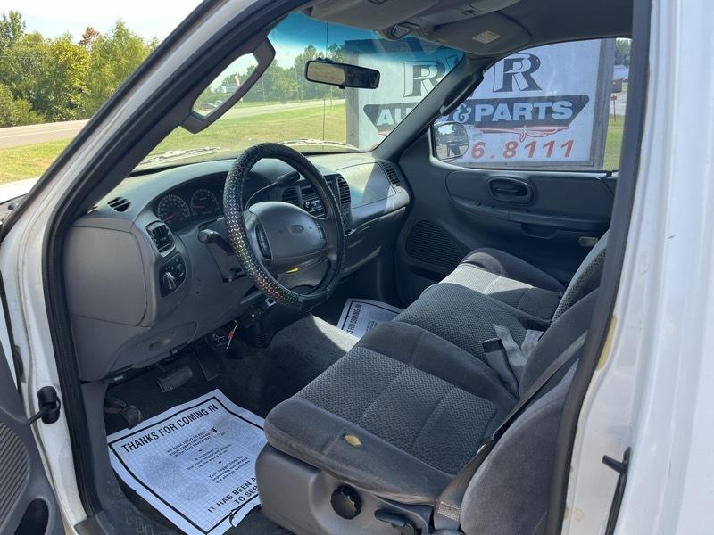 Ford F-150 XL SuperCab Short Bed 2WD 2002
