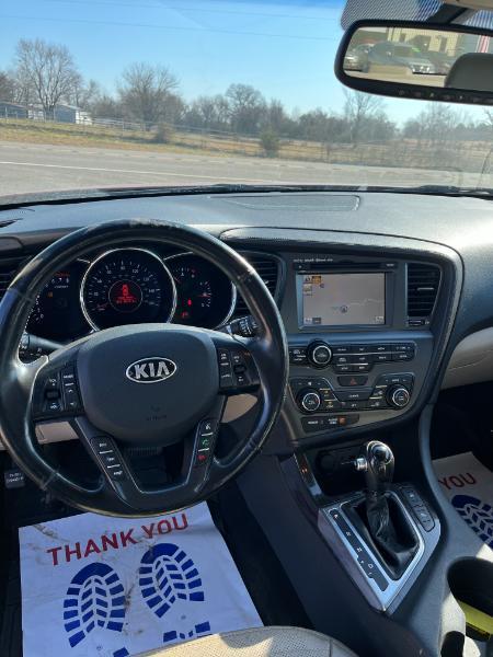 Kia Optima LX MT 2013
