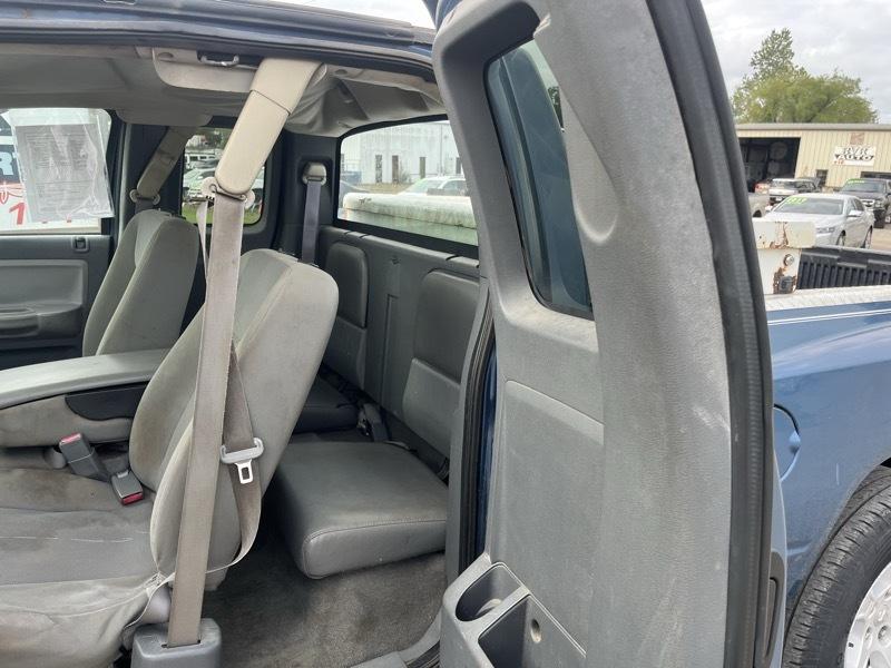 Dodge Dakota SLT Club Cab 2WD 2006