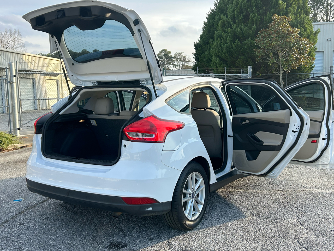 Ford Focus SE Hatch 2016