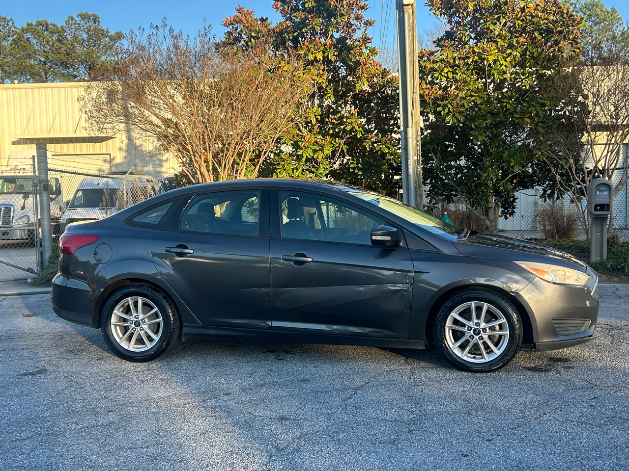 Ford Focus SE Sedan 2017