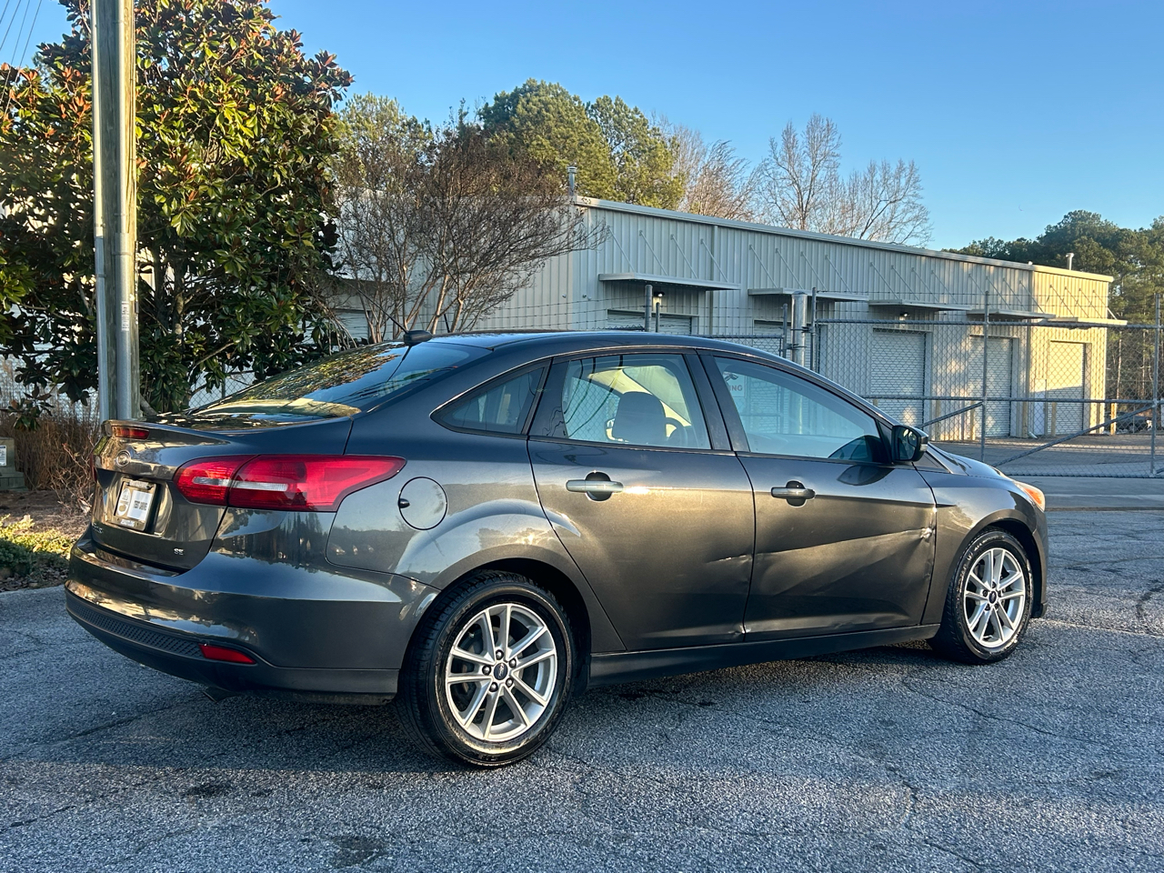 Ford Focus SE Sedan 2017