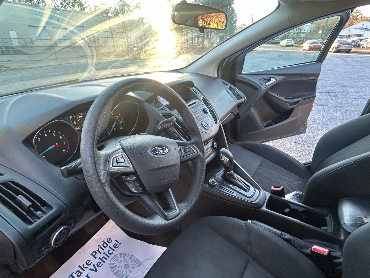 Ford Focus SE Sedan 2017