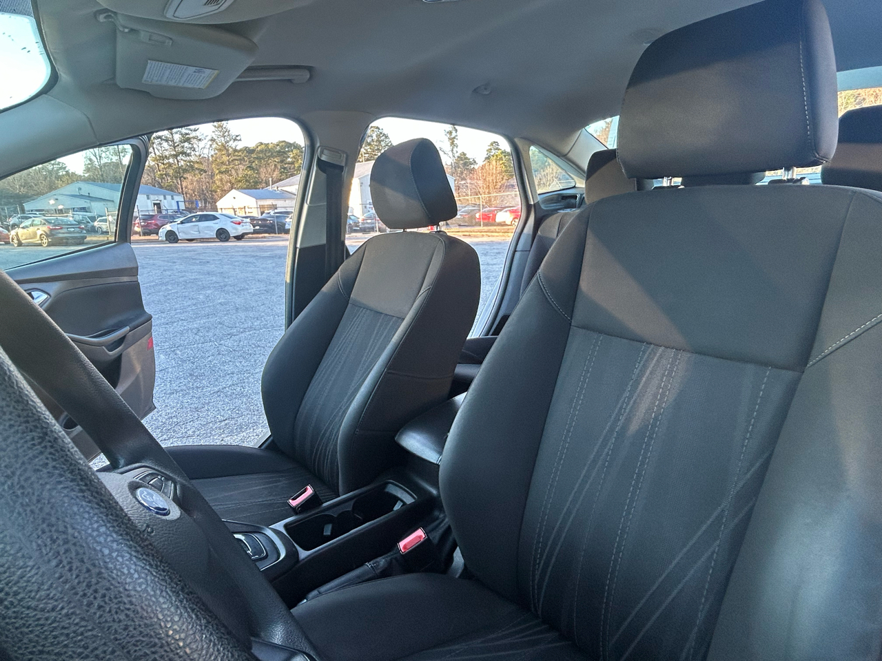 Ford Focus SE Sedan 2017