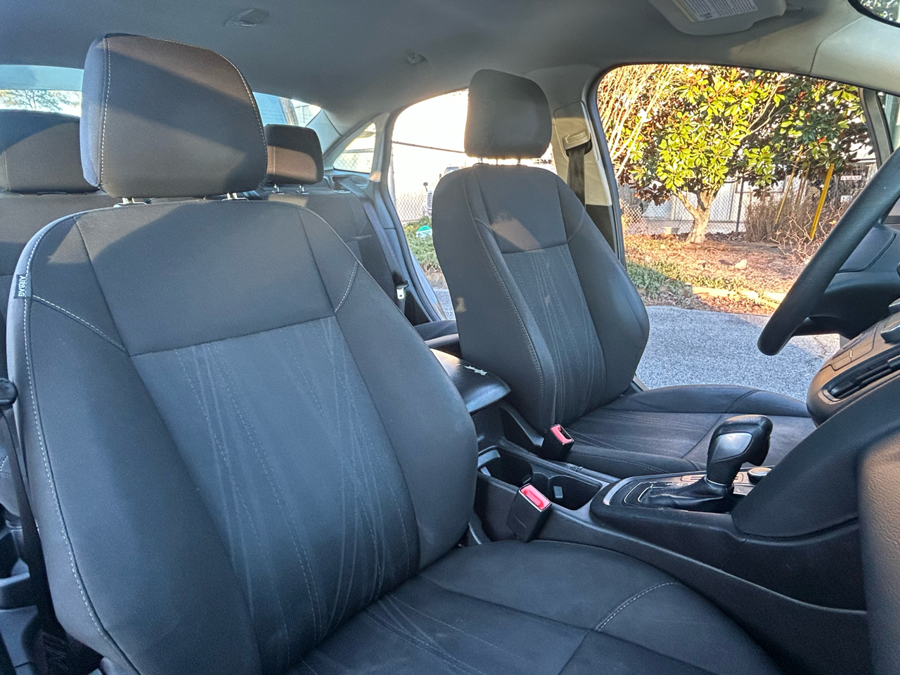 Ford Focus SE Sedan 2017