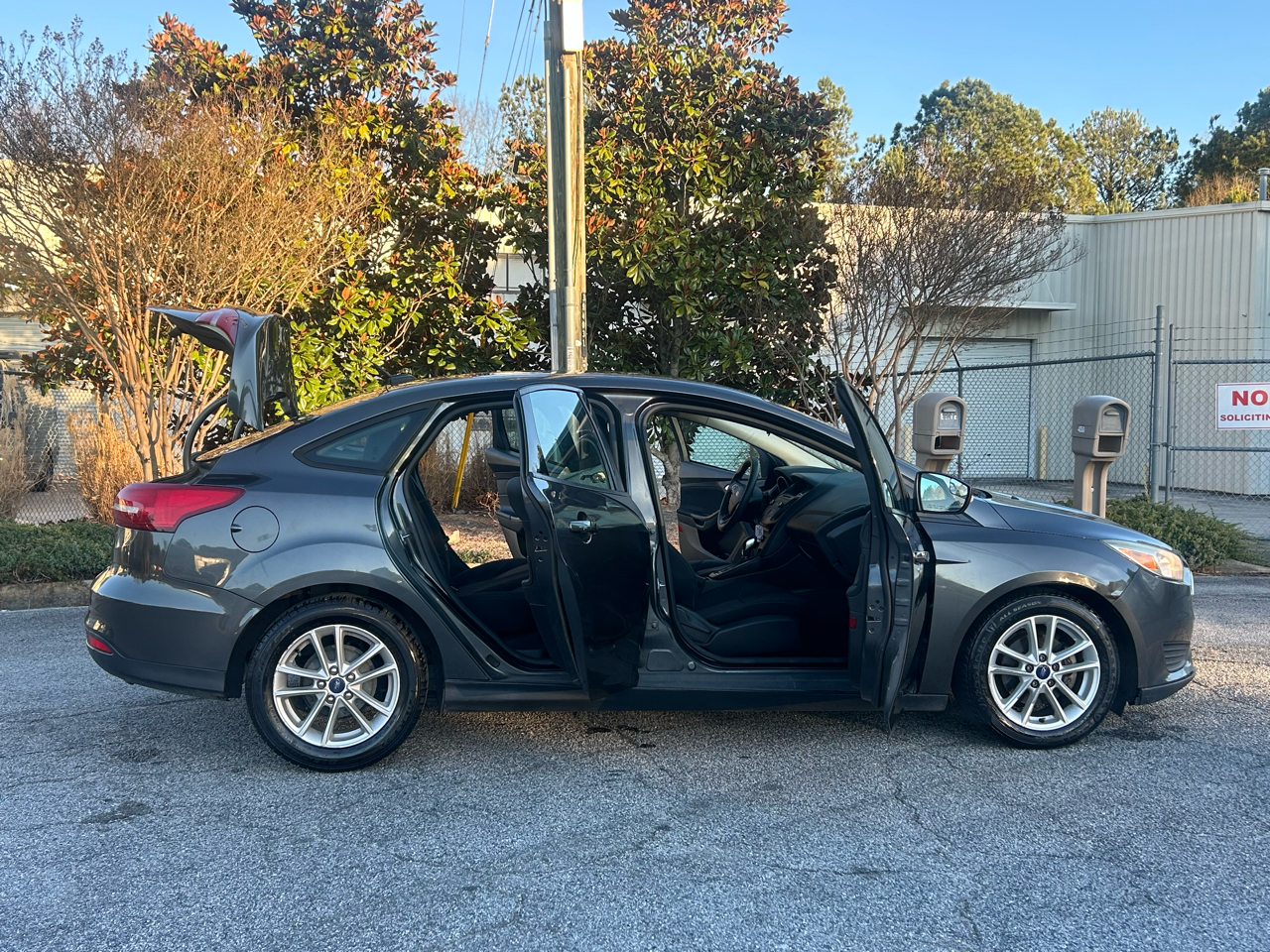 Ford Focus SE Sedan 2017