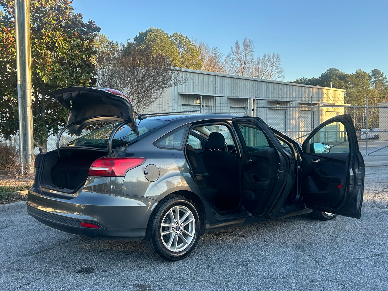 Ford Focus SE Sedan 2017