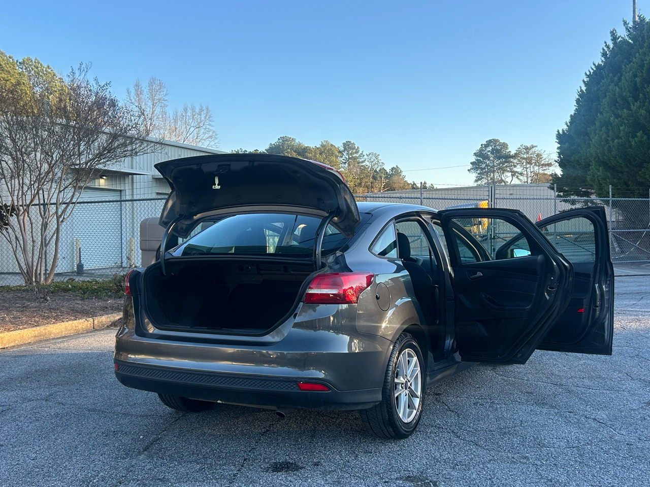 Ford Focus SE Sedan 2017