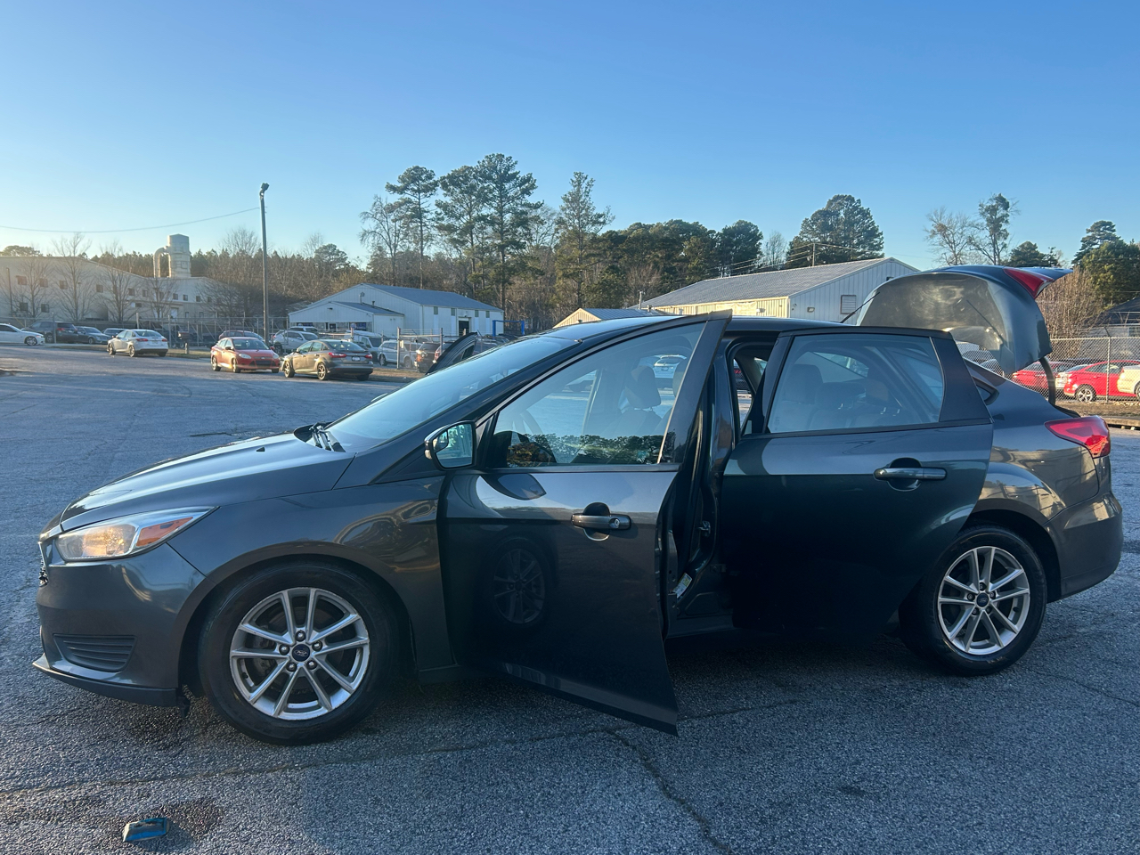 Ford Focus SE Sedan 2017