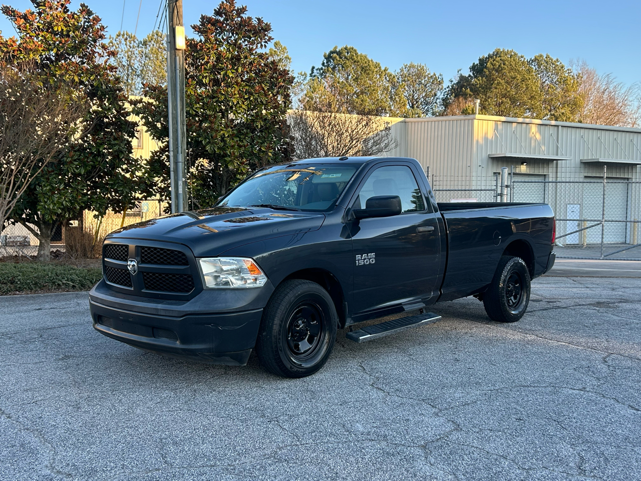 RAM 1500 Tradesman Regular Cab LWB 2WD 2017
