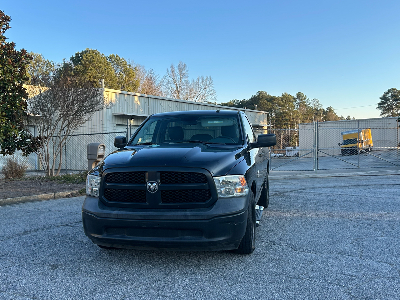 RAM 1500 Tradesman Regular Cab LWB 2WD 2017