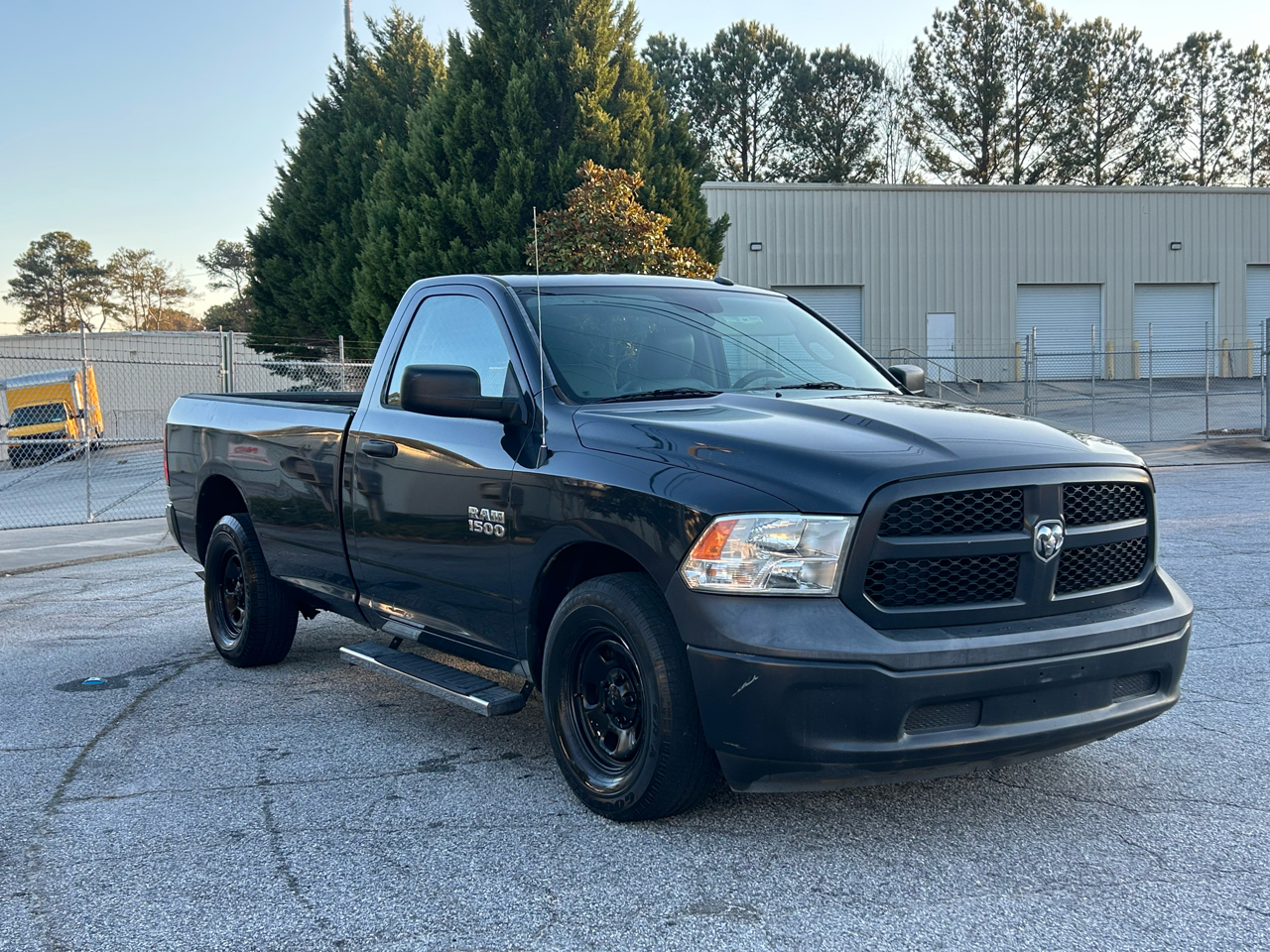 RAM 1500 Tradesman Regular Cab LWB 2WD 2017