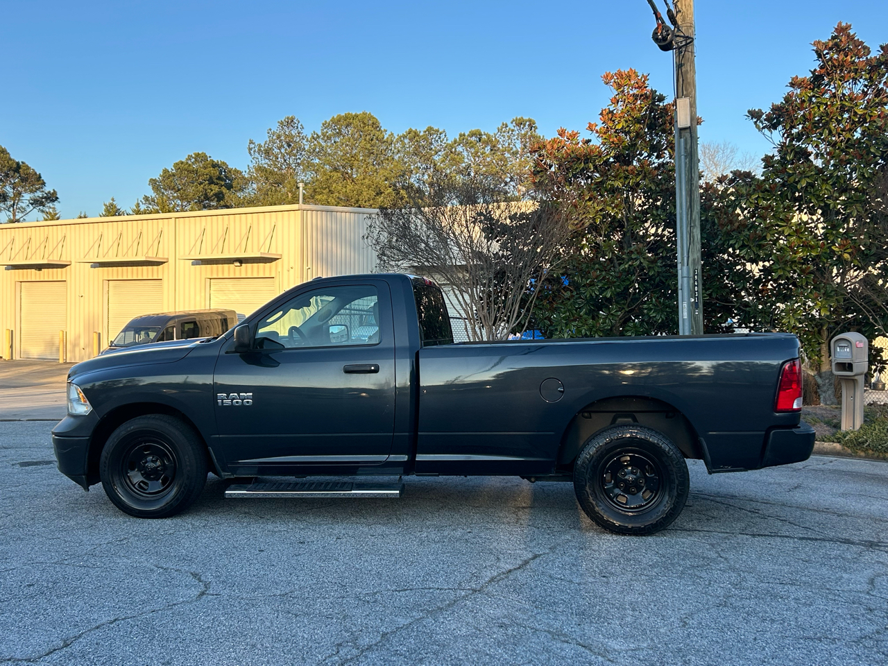 RAM 1500 Tradesman Regular Cab LWB 2WD 2017