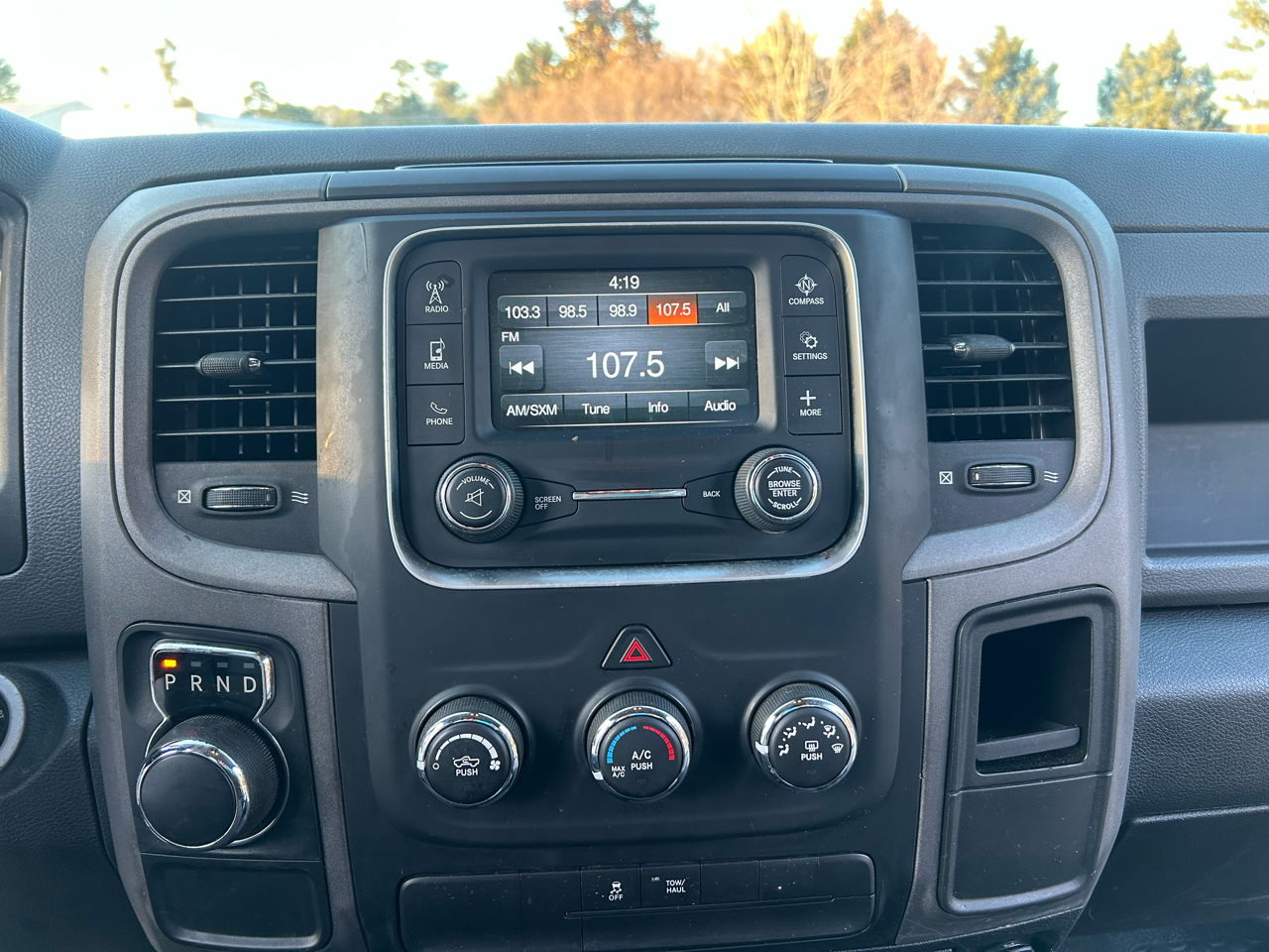 RAM 1500 Tradesman Regular Cab LWB 2WD 2017