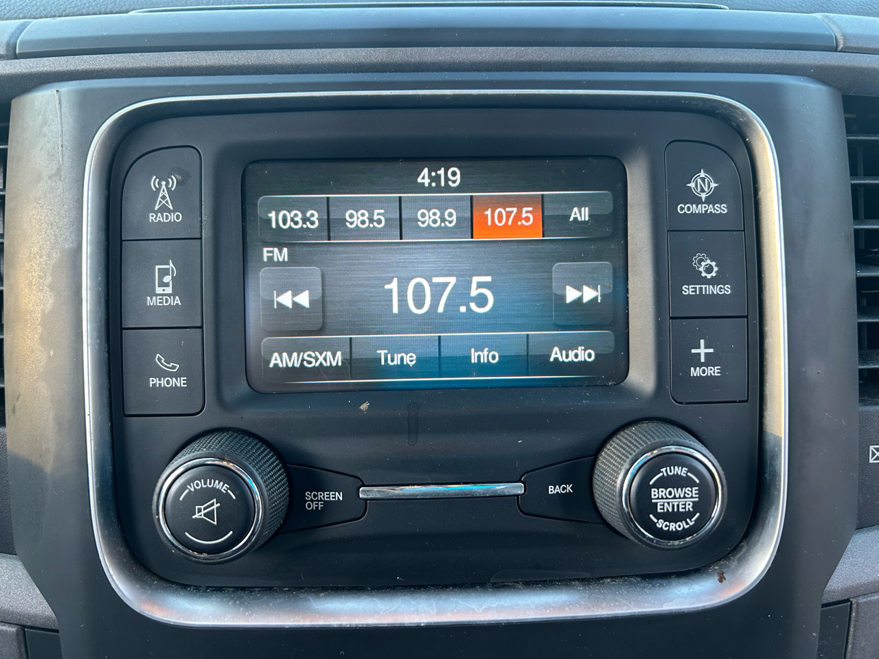 RAM 1500 Tradesman Regular Cab LWB 2WD 2017