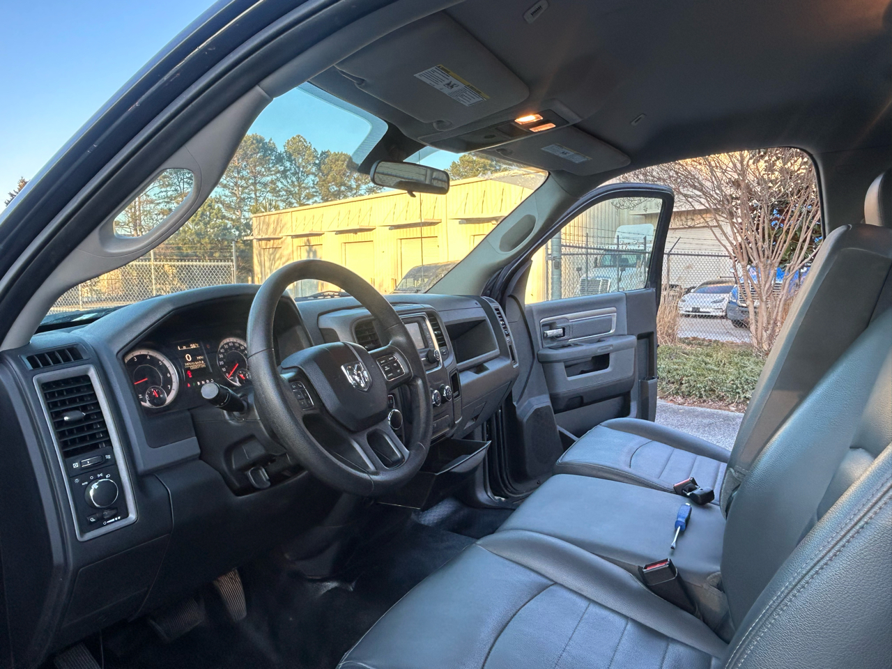 RAM 1500 Tradesman Regular Cab LWB 2WD 2017