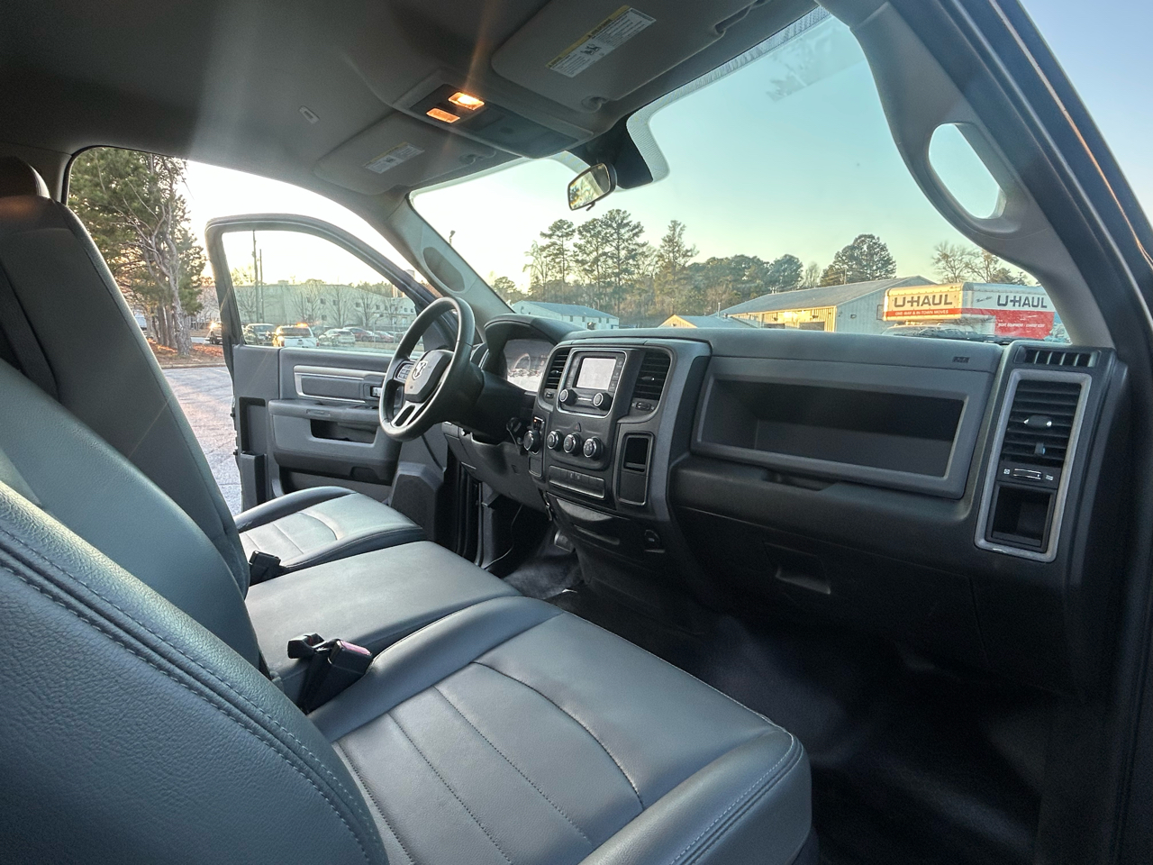 RAM 1500 Tradesman Regular Cab LWB 2WD 2017