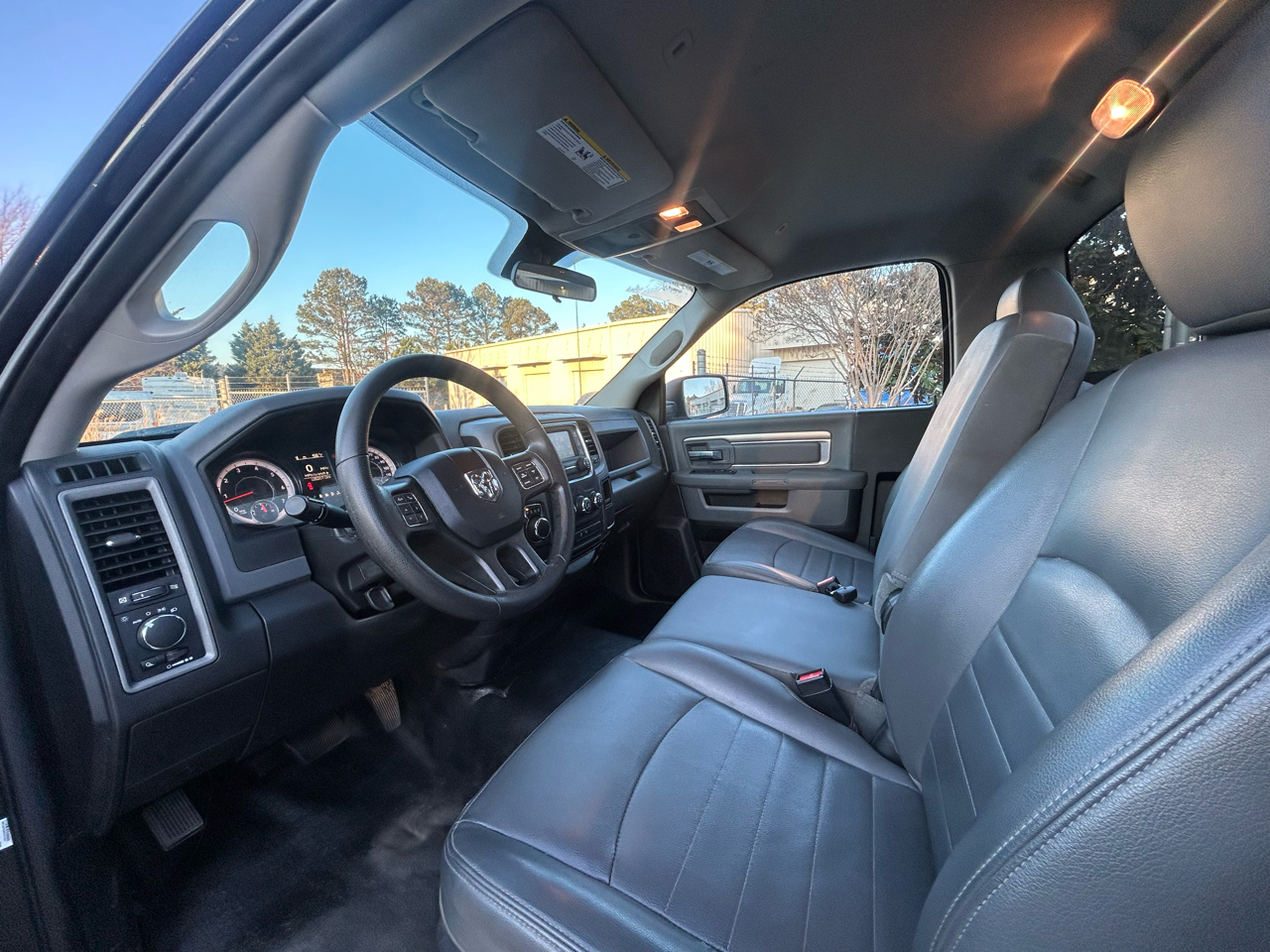 RAM 1500 Tradesman Regular Cab LWB 2WD 2017