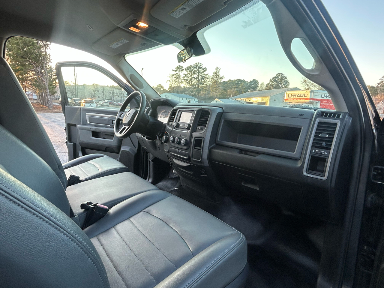 RAM 1500 Tradesman Regular Cab LWB 2WD 2017