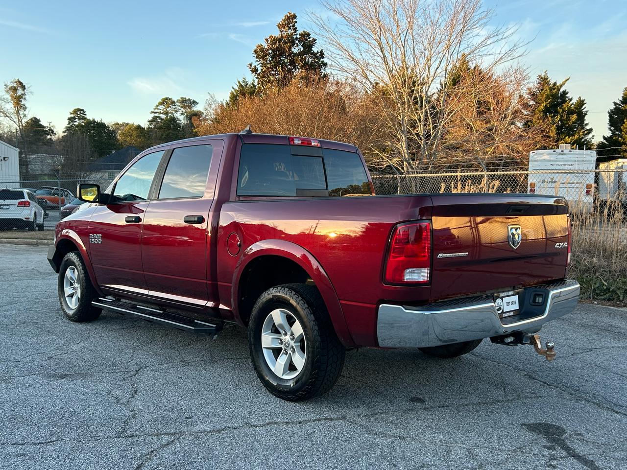 RAM 1500 SLT Crew Cab SWB 4WD 2016