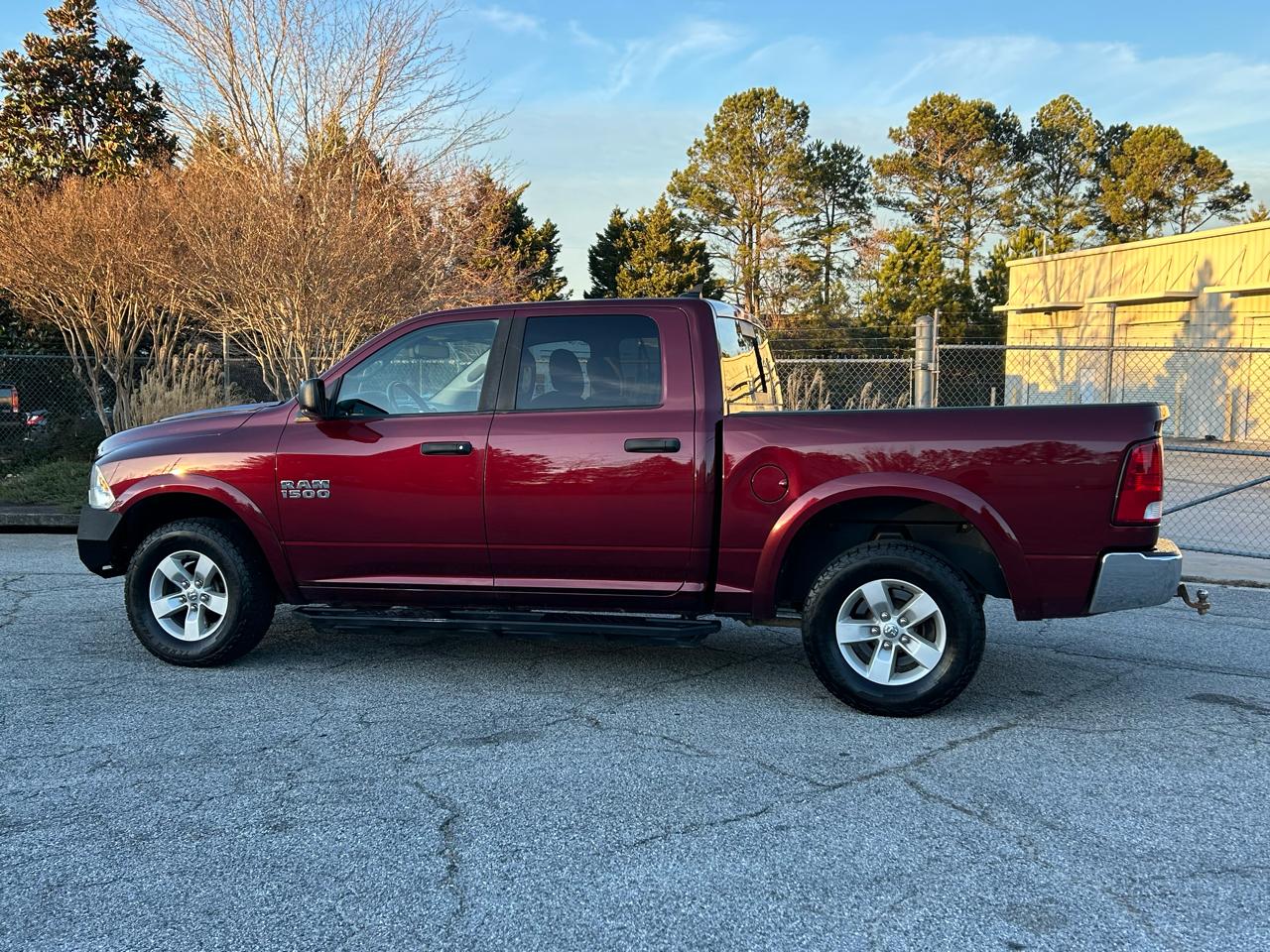 RAM 1500 SLT Crew Cab SWB 4WD 2016